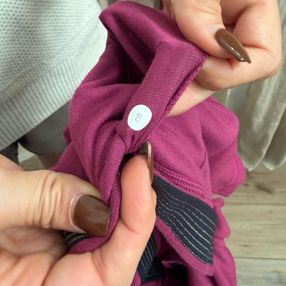 Lululemon deep v tank - Picture 4 of 4